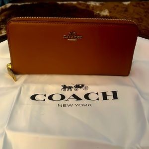 New Coach Wallet